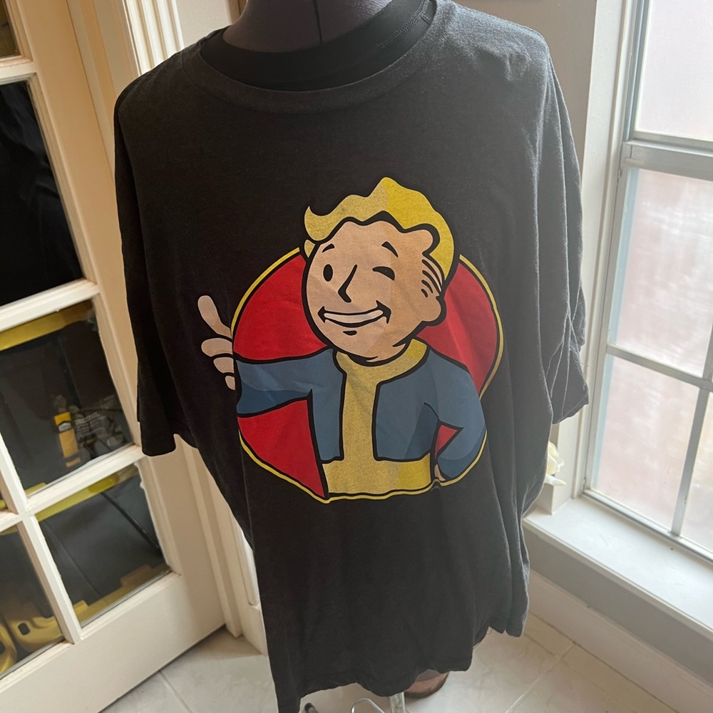 Fallout T-shirt by Bethesda size 2XL